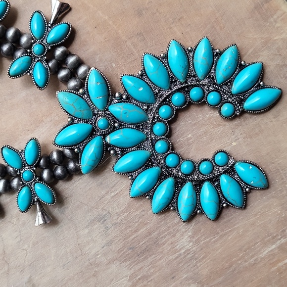 Squash Blossom necklace, earings - Picture 3 of 4